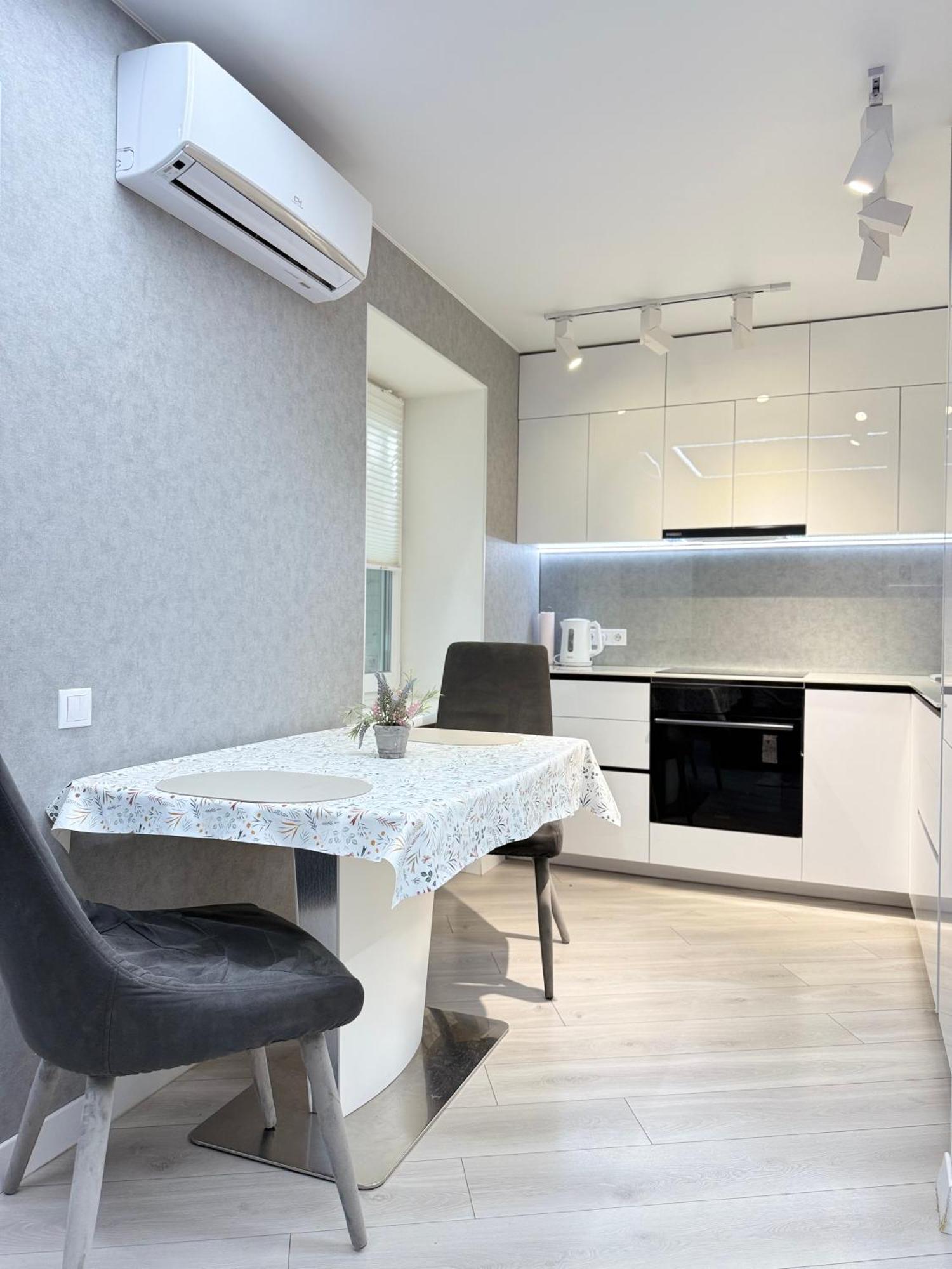 Ferienwohnung Modern Gagarina Avenue Dnipro Exterior foto